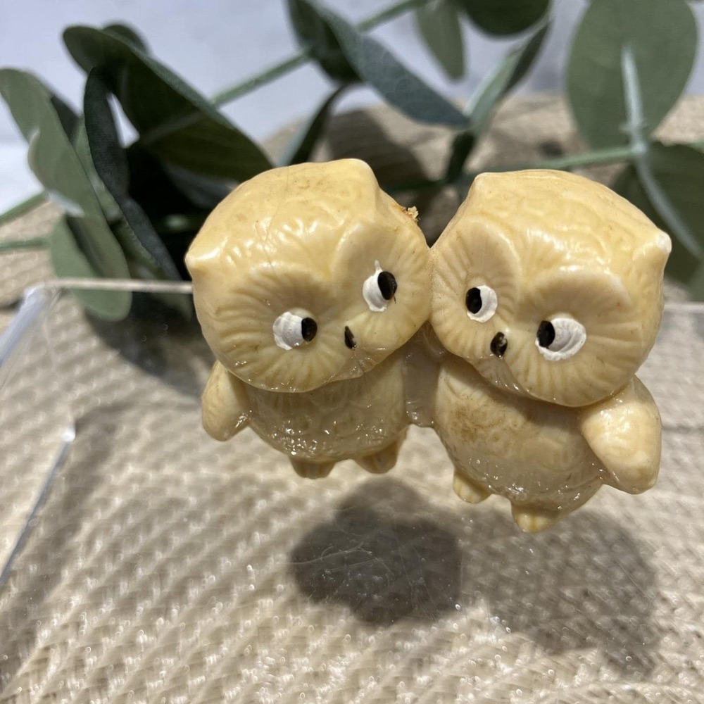 Vintage Side Eye Owl Couple Hong Kong Kitsch Hard Plastic Tan Mini Owl Figurine - Picture 10 of 16